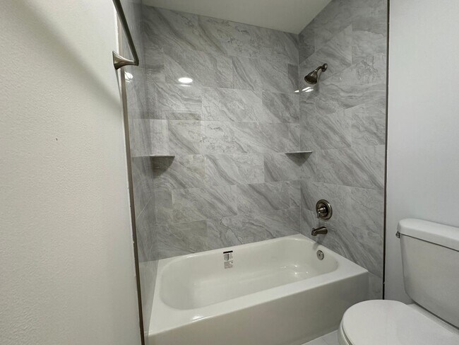 Building Photo - PGA National Beautiful 2 Bedroom 3 Bath Co...