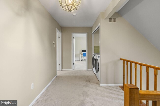 Building Photo - 424 Revere Dr