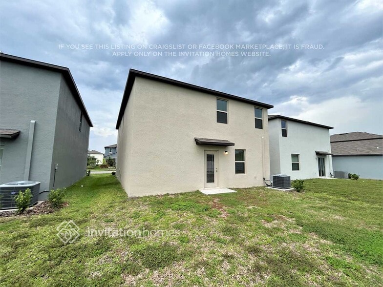 Building Photo - 2237 Treesdale Ave