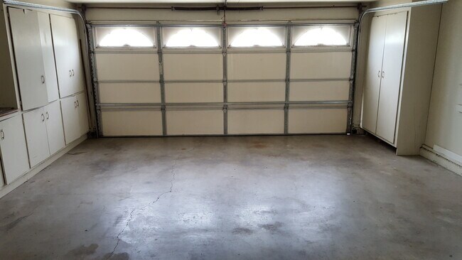 Building Photo - 1960 Harris Ave