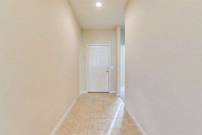 Building Photo - 8127 Running Brook Ln