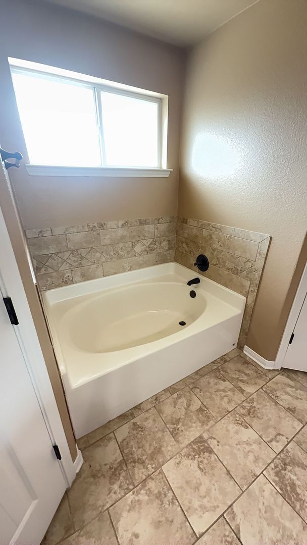 Building Photo - 3-bedroom 2-bathroom house!  HOUSING ACCEPTED! MANY ITEMS INCLUDED!