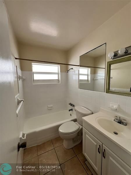 Building Photo - 4540 Bougainvilla Dr