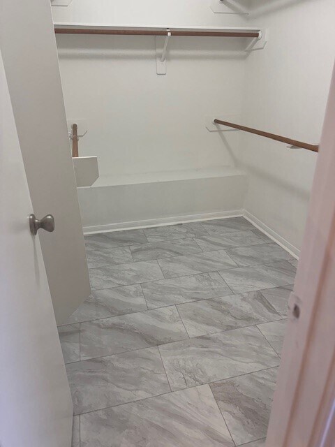 Building Photo - 17063 Clan MacGregor Dr