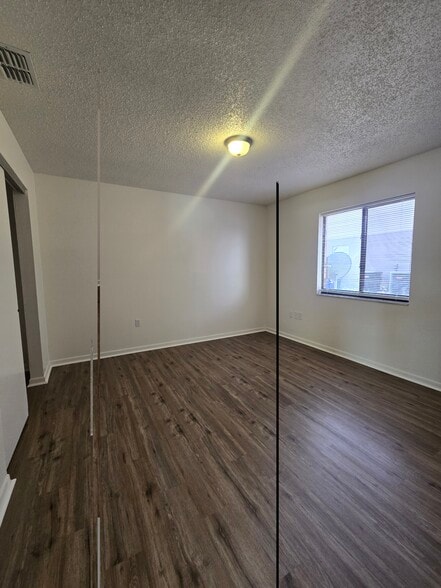 Building Photo - 1436 E Main St