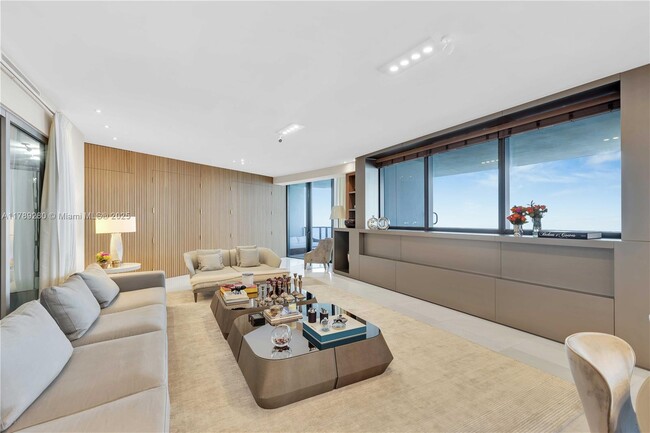 Building Photo - 18555 Collins Ave