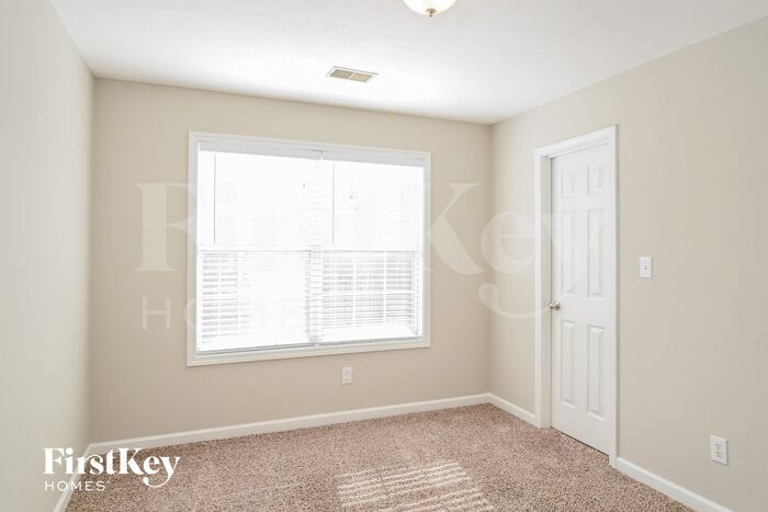 Building Photo - 1010 Wyndham Ln