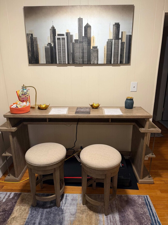 Building Photo - 160 Stafford Ave