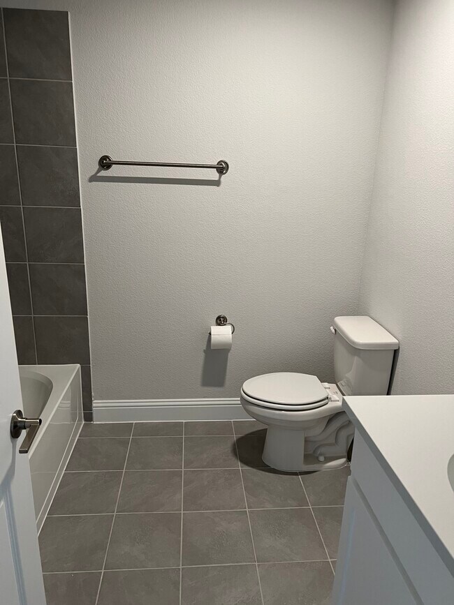 Building Photo - 1020 Huckleberry St