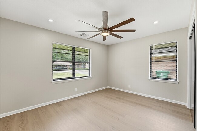 Building Photo - 8931 Blankenship Dr
