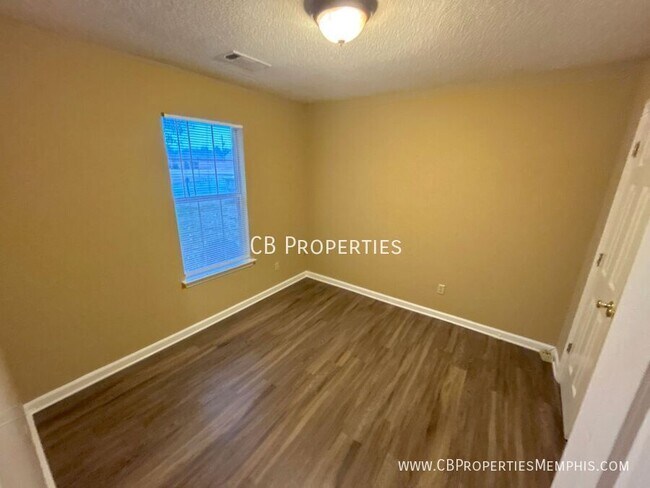 Building Photo - 4294 Bishop Hills Dr