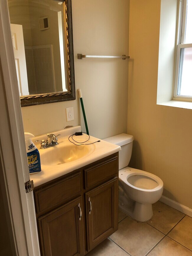 Building Photo - 5962 Oakherst Plz