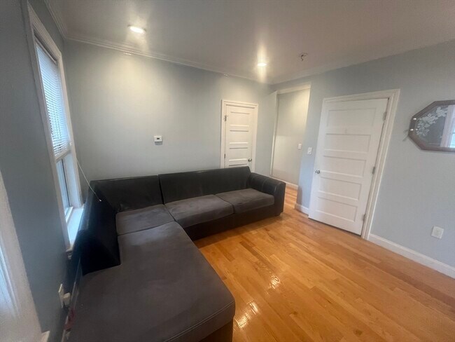 Building Photo - 841 Dorchester Ave