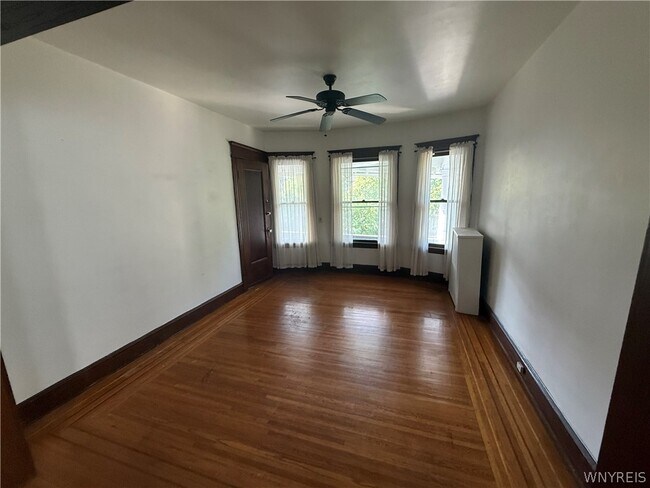 Building Photo - 37 Inwood Pl