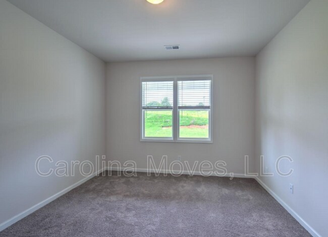 Building Photo - 904 Bryden Ln