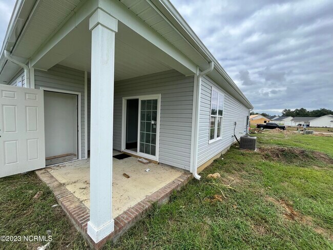 Building Photo - 2153-2155 Briarpatch Dr