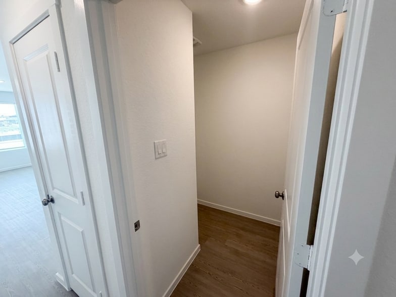 Building Photo - 6630 Coquina Cv