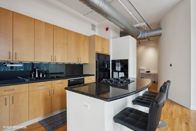 Building Photo - 130 S Canal St