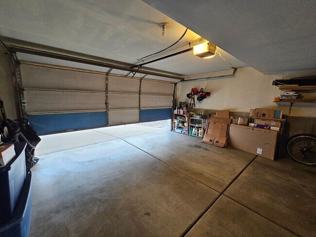 Building Photo - Spacious 4-Bed, 2-Bath Pet-Friendly Home with Central Air & 2-Car Garage! - Available NOW!