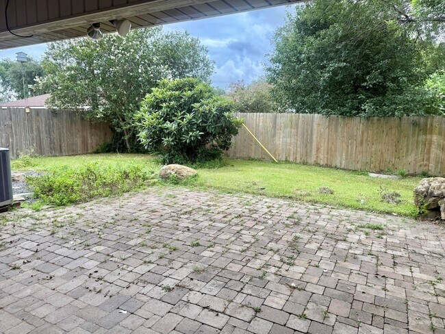 Building Photo - 10107 Hollow Canyon Dr