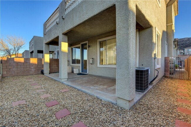 Building Photo - 708 Respectful Ridge Ave