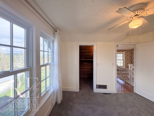 Building Photo - 50% OFF FIRST MONTHS RENT!! Timeless Vintage Home with Bonus Office, Expansive Yard & A/C