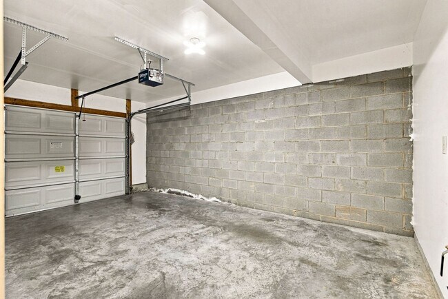 Building Photo - 11520 Destin Ln