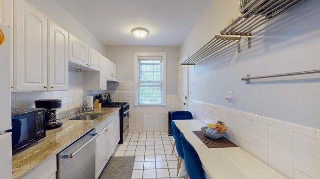 Building Photo - 2 bedroom in Brookline MA 02446