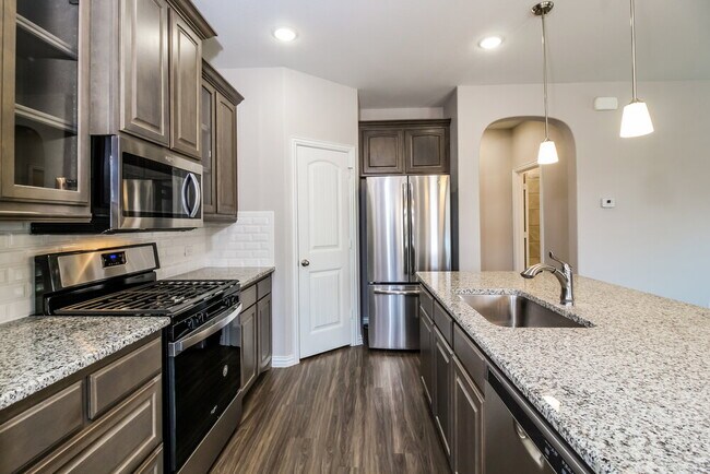 Building Photo - 6265 Thunderwing Dr