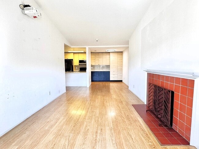 Building Photo - 1400 Carpentier St