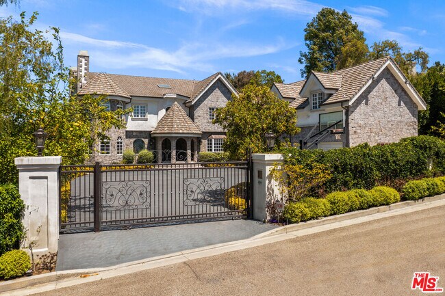 Primary Photo - 3170 Kings Ct