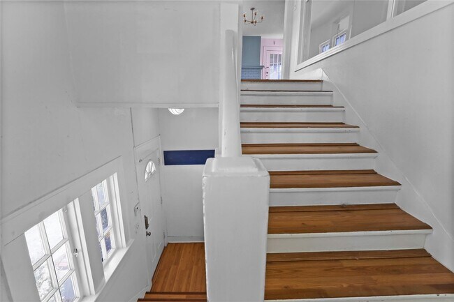 Building Photo - 4037-4039 Roswell St