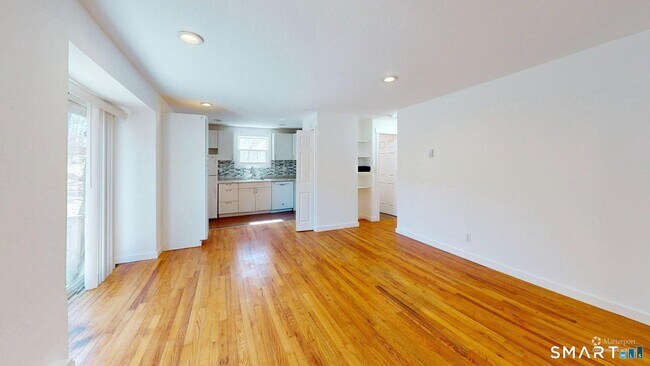 Building Photo - 26 Sunset Terrace