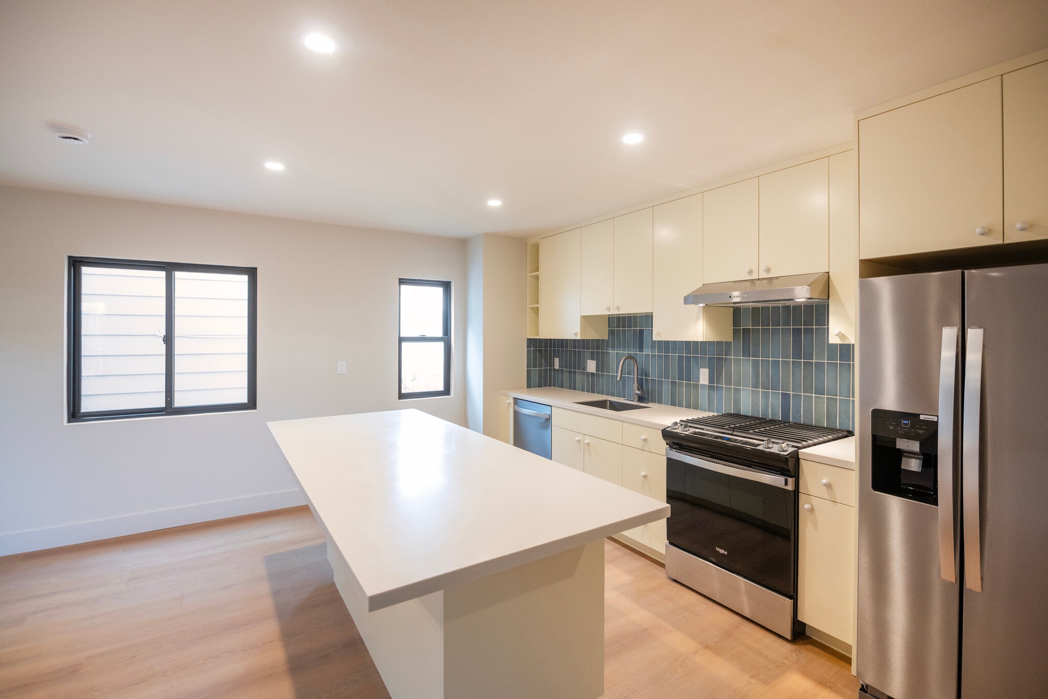 Building Photo - 4541 1/2 Melbourne Ave