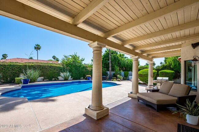 Building Photo - 8637 E San Lucas Dr