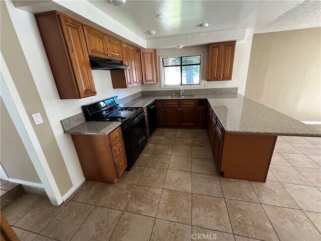 Building Photo - 1313 Morrison Dr