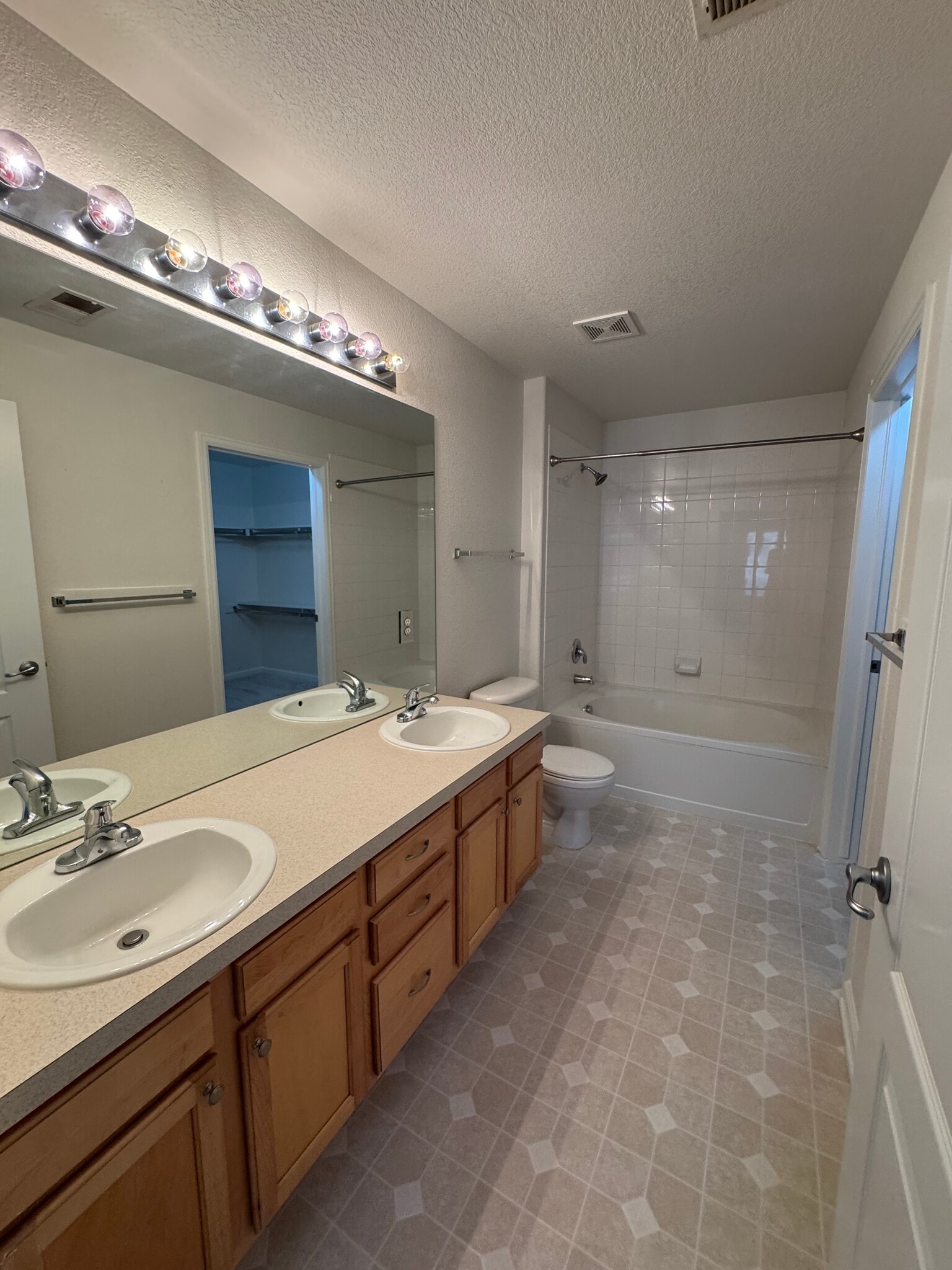 Building Photo - 4715 Hahns Peak Dr