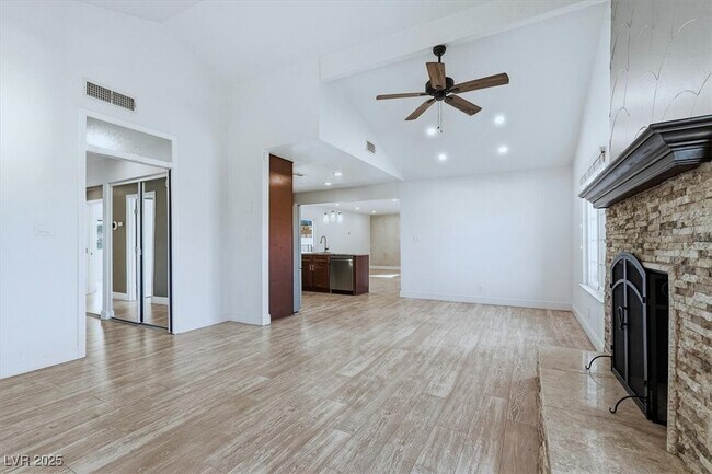 Building Photo - 6353 Whippoorwill Way