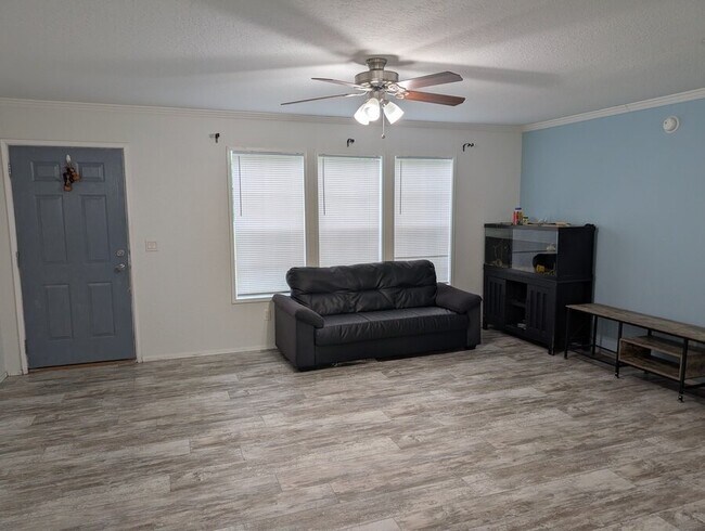 Building Photo - 6806 Pearson Ln