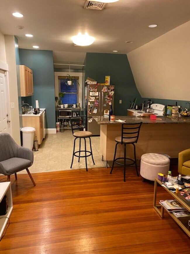 Building Photo - 345s