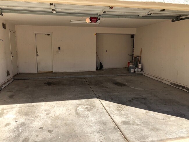 Building Photo - 440 W Calle Monte Vista