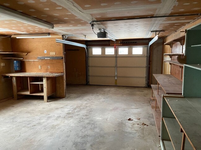 Building Photo - Spacious 4 Bedroom House in Spokane Valley!