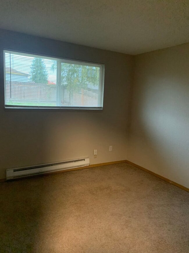 Building Photo - Call for Move in Special!!!