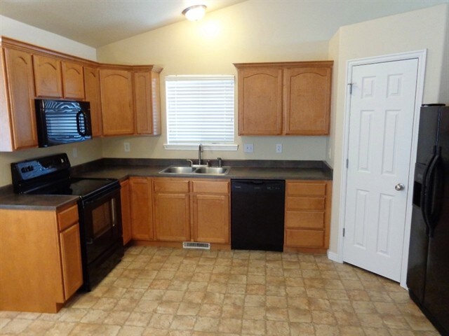 Building Photo - 7418 Ute Dr