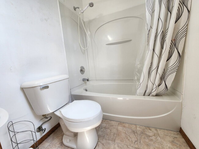 Building Photo - Nice 1 bedroom Apartment