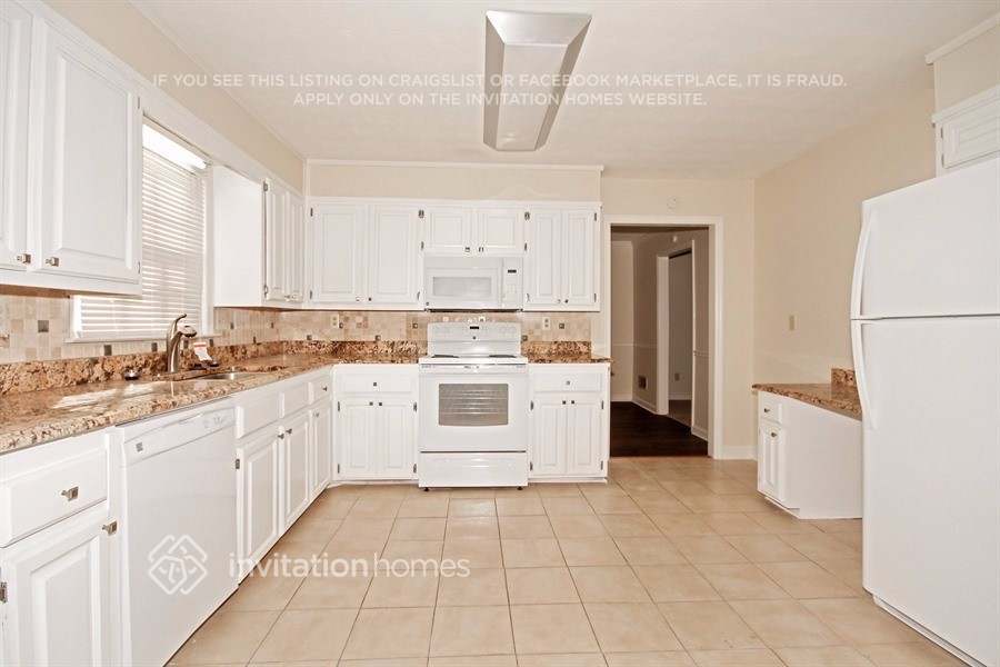 Building Photo - 1480 Meadow Oak Dr