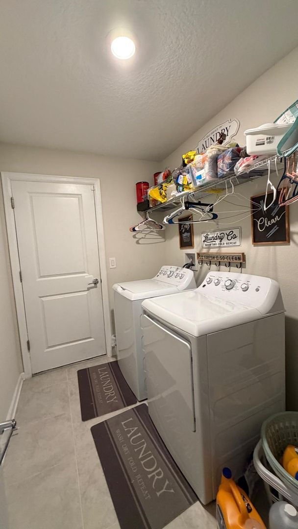 Building Photo - Beautiful 3 bed 2 bath Home - Unfurnished