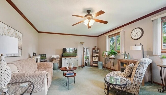 Building Photo - 2340 Green Valley Dr