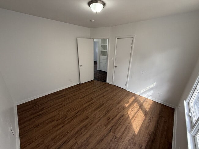 Building Photo - **READY NOW** 4 Bedroom/2 Bath Home In KCMO