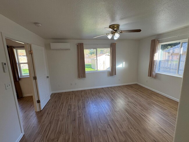 Building Photo - 310 Barbara Ave